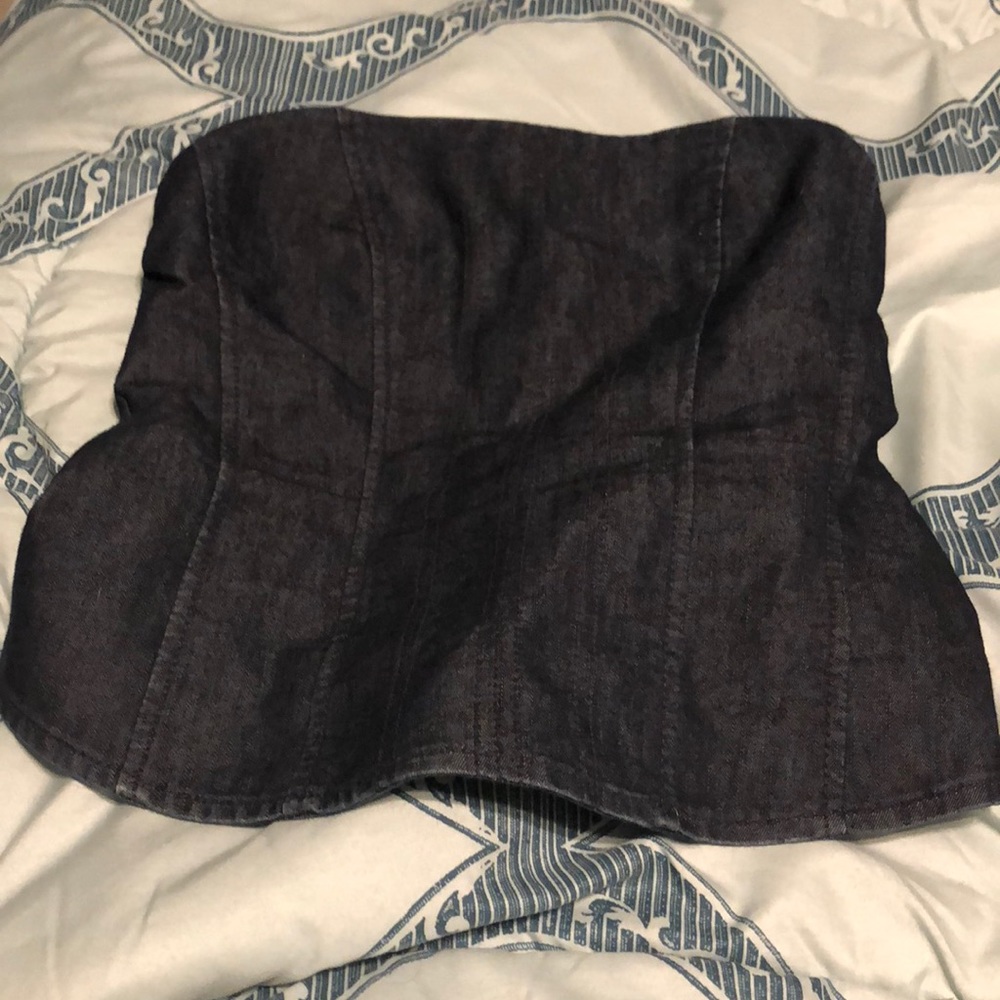 Express strapless top